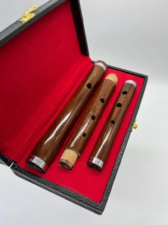 Irish rose wood D flute 3 part B